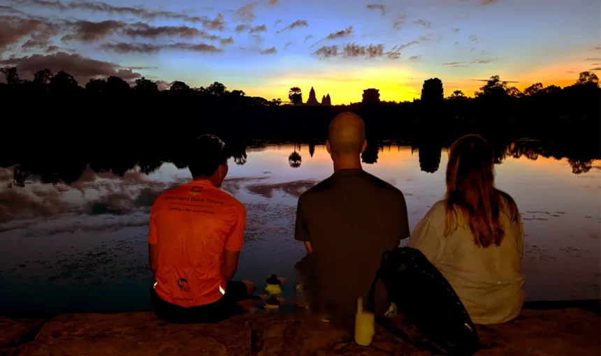 Angkor Sunrise Bike Tour include Picnic Breakfast and Lunch