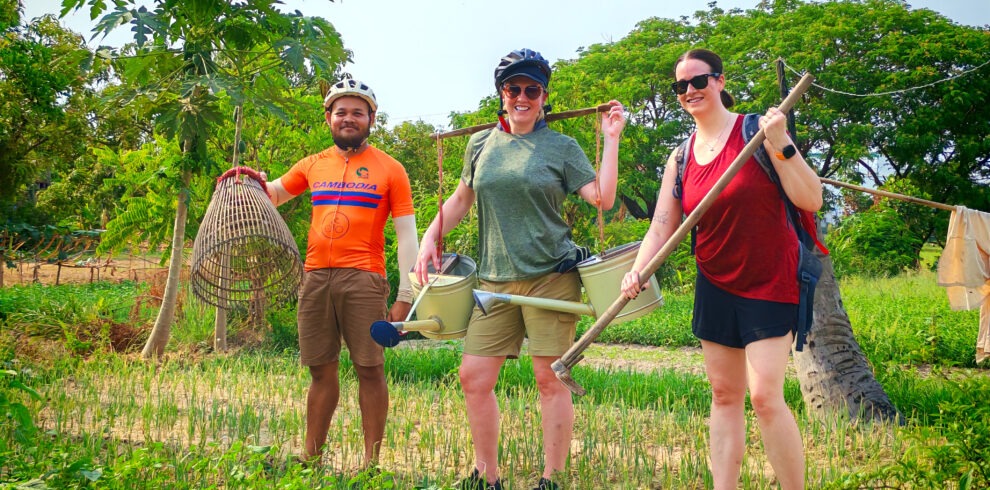 Cycling: visit to the local vegetable farm and learn the traditional farm technique